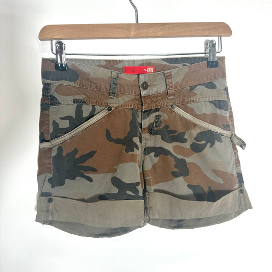 Y2K LJ Khaki & Brown Camo Shorts (S)