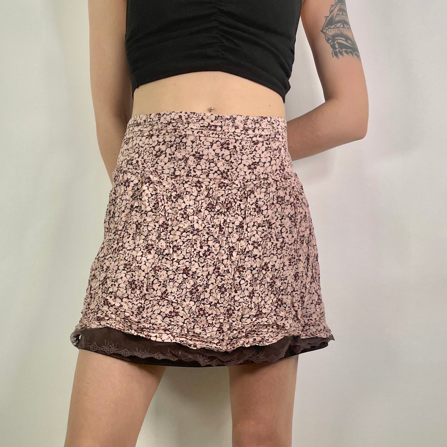 Y2K  Pink Floral Patterned Skirt (W32)